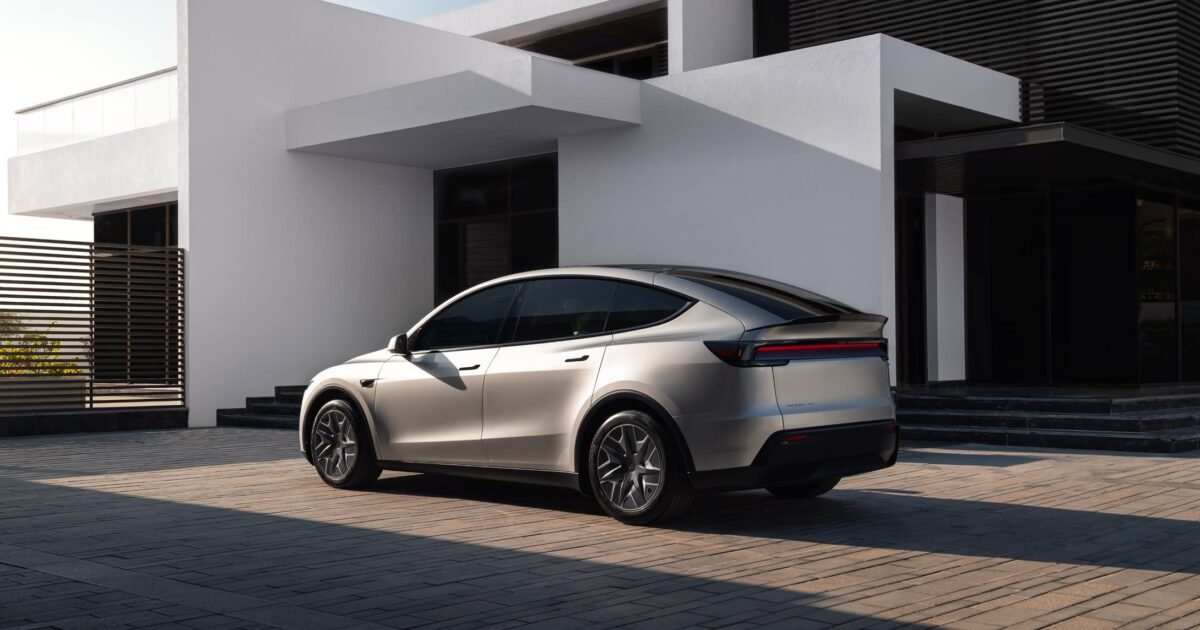 Tesla Model Y L में 681 km Range, और ₹61.99 लाख की कीमत