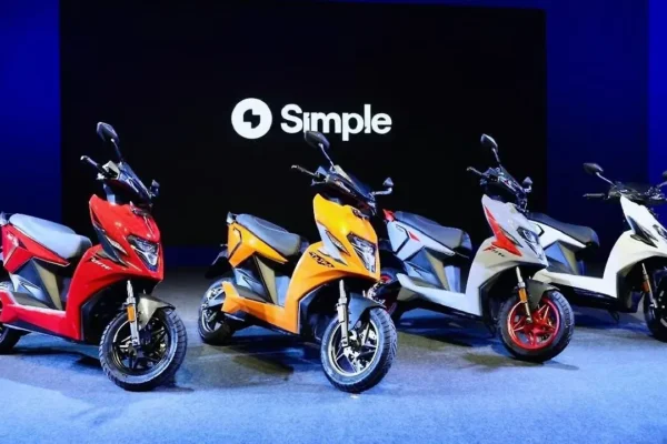 Simple Energy Ultra – ₹2.35 लाख में 400km Range! India का सबसे लंबी दूरी का Electric Scooter आ गया?